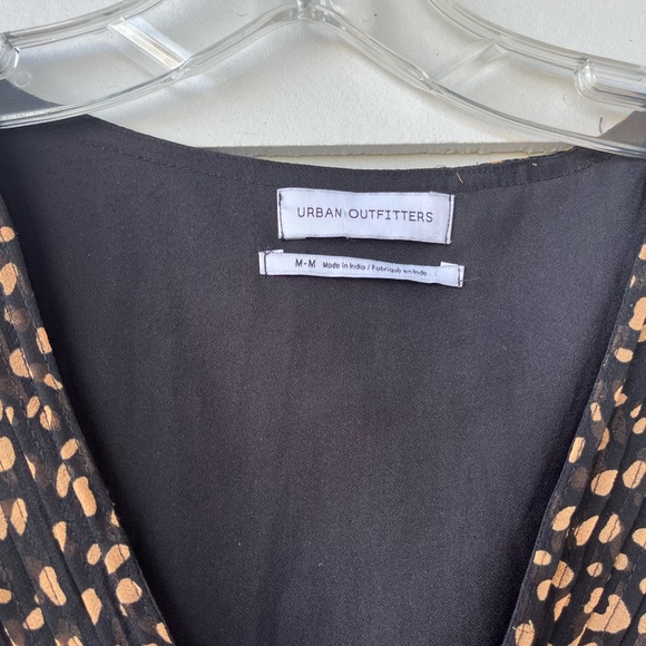 Urban Outfitters Black & Tan Mini Dress with Short Sleeves - Picture 4 of 4